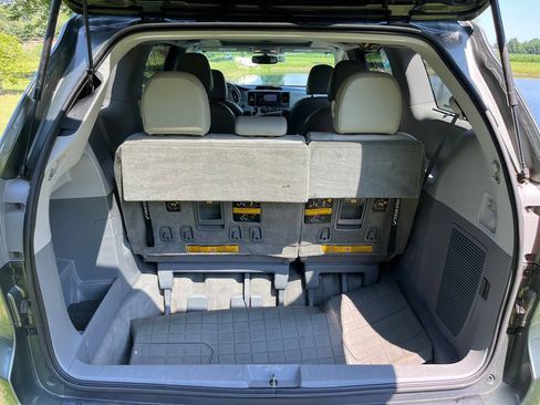 Used 2014 Toyota Sienna XLE AWD/4WD image 14