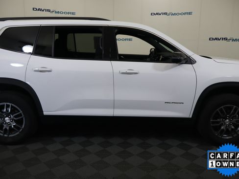 Used 2025 GMC Acadia Elevation FWD image 5