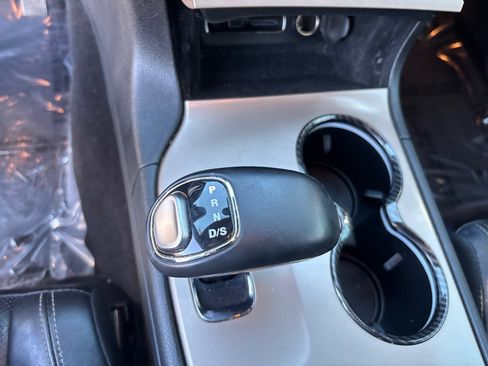 Used 2015 Jeep Grand Cherokee Limited w/ Luxury Group II image 27