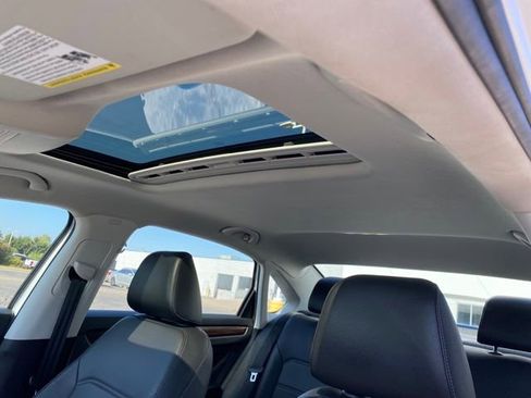 Used 2022 Volkswagen Passat 2.0T image 13