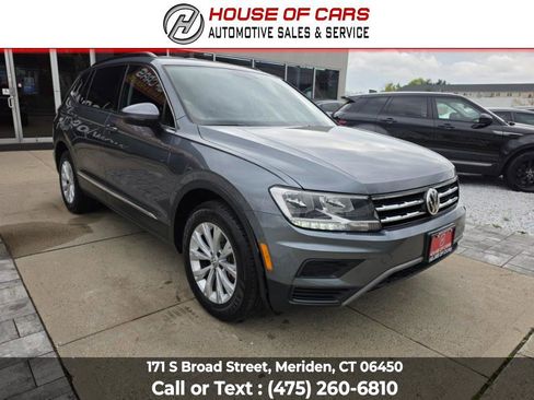 Used 2018 Volkswagen Tiguan SE AWD/4WD image 2