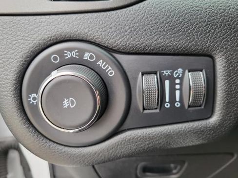 Used 2022 Jeep Cherokee Trailhawk AWD/4WD image 21