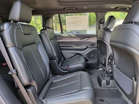 New 2026 Jeep Grand Cherokee L Limited AWD/4WD image 23
