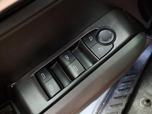 New 2026 GMC Canyon Elevation w/ Convenience Package image 15