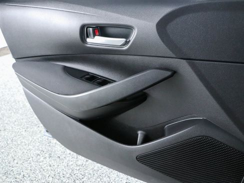 Used 2020 Toyota Corolla LE FWD image 21