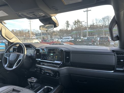 Used 2022 Chevrolet Silverado 1500 LT Trail Boss w/ Convenience Package II image 16