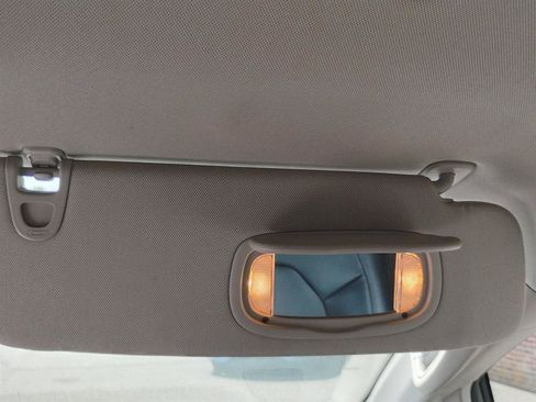 Used 2023 Chrysler Pacifica Touring-L FWD image 19