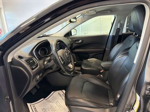Used 2019 Jeep Compass Limited w/ Safety & Security Group AWD/4WD image 11