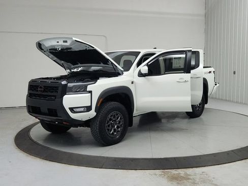 Used 2026 Nissan Frontier PRO-4X w/ Pro-4x Convenience Package AWD/4WD image 12