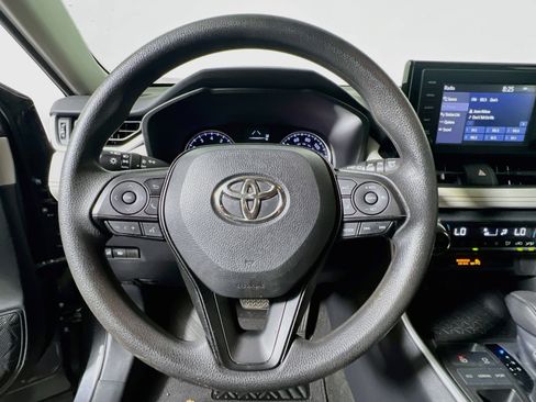 Used 2019 Toyota RAV4 XLE FWD image 17