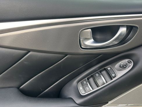 Used 2017 INFINITI Q50 Premium image 11