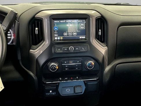 Used 2019 Chevrolet Silverado 1500 Custom Trail Boss w/ Custom Convenience Package AWD/4WD image 10