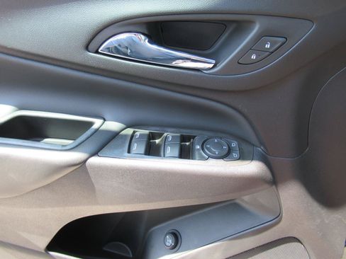 Used 2022 Chevrolet Equinox LT FWD image 22