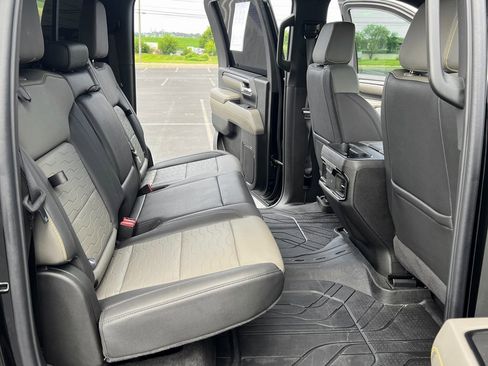 Used 2024 Chevrolet Silverado 2500 ZR2 w/ Technology Package image 23