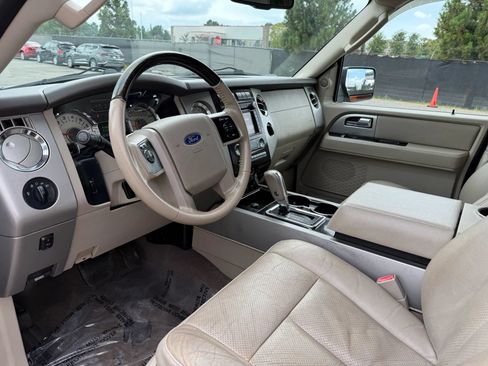 Used 2014 Ford Expedition Limited w/ Equipment Group 301A AWD/4WD image 17