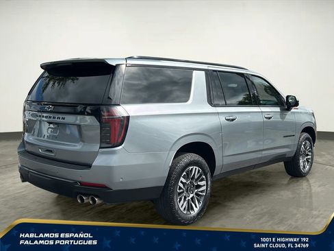 Used 2025 Chevrolet Suburban Z71 AWD/4WD image 6