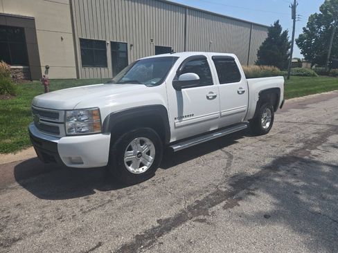Used 2013 Chevrolet Silverado 1500 LTZ w/ Suspension Package, Off-Road AWD/4WD image 2