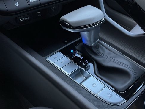 Used 2025 Hyundai Elantra SEL image 39