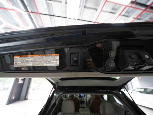 Used 2017 Toyota Sienna XLE Premium FWD image 30