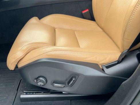 Used 2023 Volvo XC60 B5 Ultimate w/ Climate Package image 14