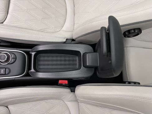 Used 2024 MINI Cooper Countryman S w/ Signature Upholstery Package FWD image 32