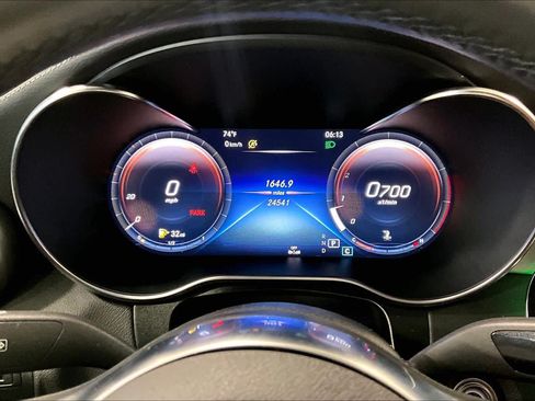 Used 2023 Mercedes-Benz GLC 300 4MATIC Coupe image 23