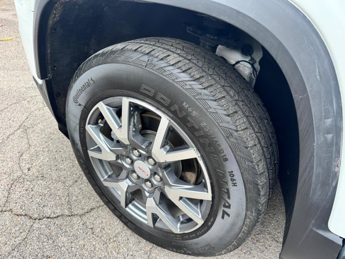 Used 2023 GMC Acadia SLT FWD image 10
