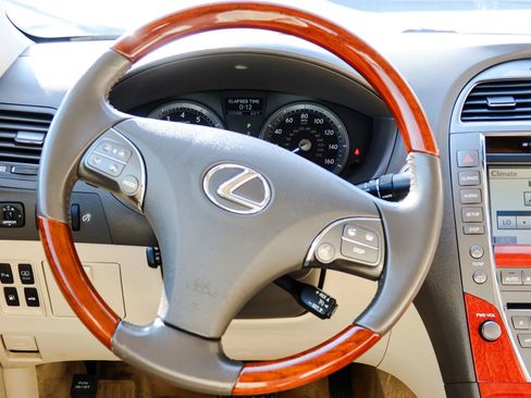 Used 2011 Lexus ES 350 FWD image 12