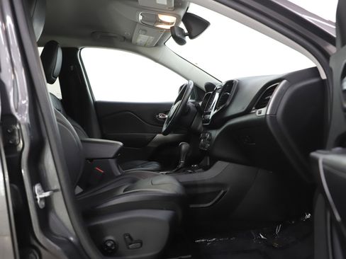 Used 2019 Jeep Cherokee Limited image 11