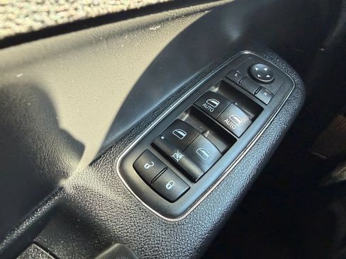 Used 2016 Chrysler 300 S RWD image 31