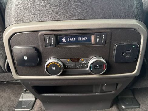 Used 2018 Ford Expedition XLT w/ Equipment Group 202A RWD image 25