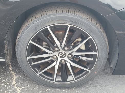 Used 2022 Toyota Camry SE image 10