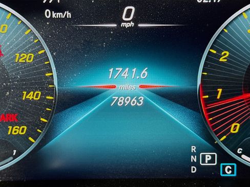 Used 2022 Mercedes-Benz GLC 300 4MATIC w/ Premium Package Lite image 16