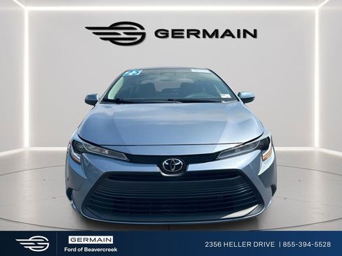 Used 2025 Toyota Corolla LE image 2