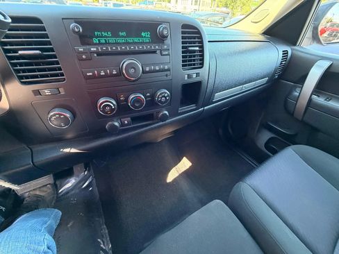 Used 2011 GMC Sierra 1500 SLE w/ SLE Preferred Package AWD/4WD image 11