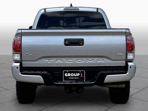 Used 2021 Toyota Tacoma Limited image 5