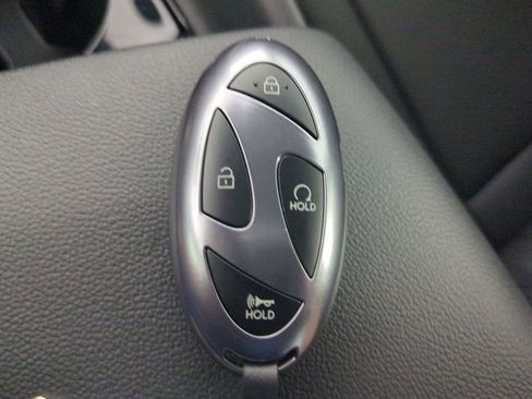 Certified 2025 Hyundai Elantra Limited FWD image 38