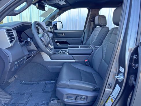 Used 2025 Toyota Tundra Limited image 16