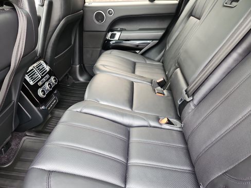 Used 2017 Land Rover Range Rover HSE image 5