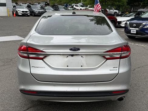 Used 2017 Ford Fusion SE w/ Fusion SE Technology Package FWD image 5