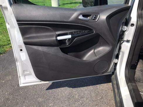 Used 2018 Ford Transit Connect XLT image 13