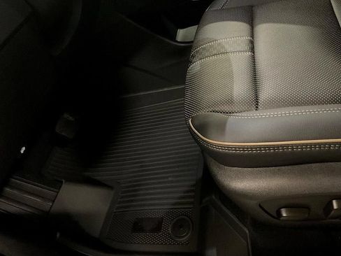 New 2026 Chevrolet Traverse High Country w/ LPO, Floor Liner Package AWD/4WD image 18