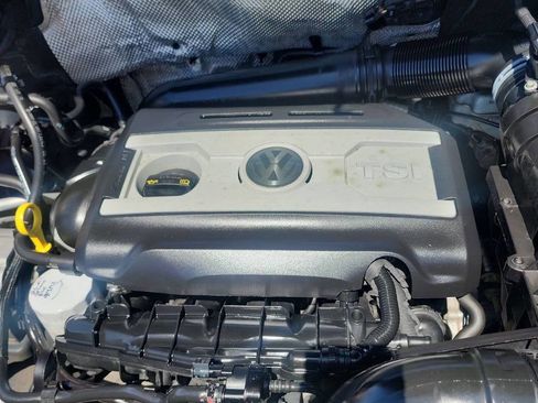 Used 2016 Volkswagen Tiguan S image 14