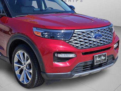 Used 2021 Ford Explorer Platinum w/ Equipment Group 601A AWD/4WD image 32