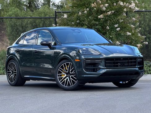 New 2026 Porsche Cayenne Turbo AWD/4WD image 9