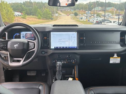 Used 2023 Ford Bronco Badlands w/ Sasquatch Package AWD/4WD image 27