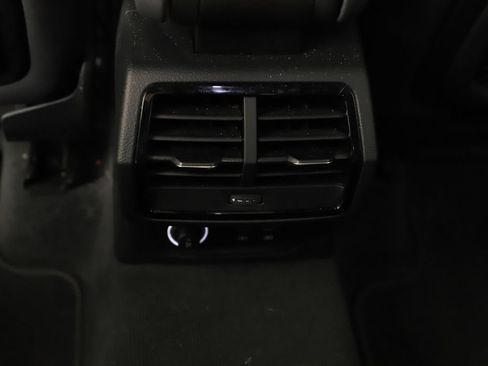 Used 2019 Audi Q3 2.0T Prestige AWD/4WD image 21