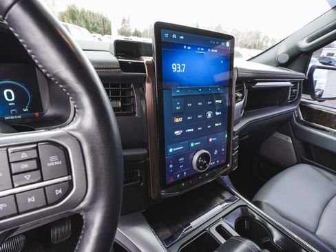 Used 2022 Ford F150 Lightning Lariat image 18