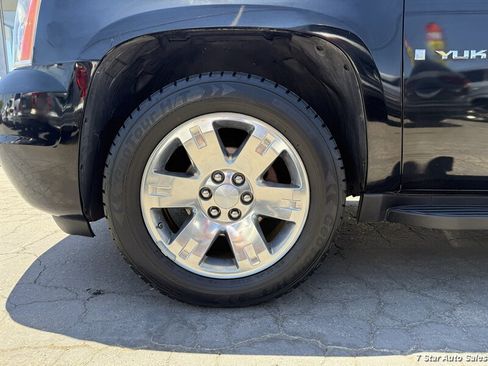 Used 2007 GMC Yukon XL SLT w/ SLT Preferred Equipment Group AWD/4WD image 24