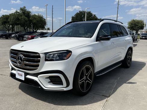 Used 2025 Mercedes-Benz GLS 450 4MATIC image 8